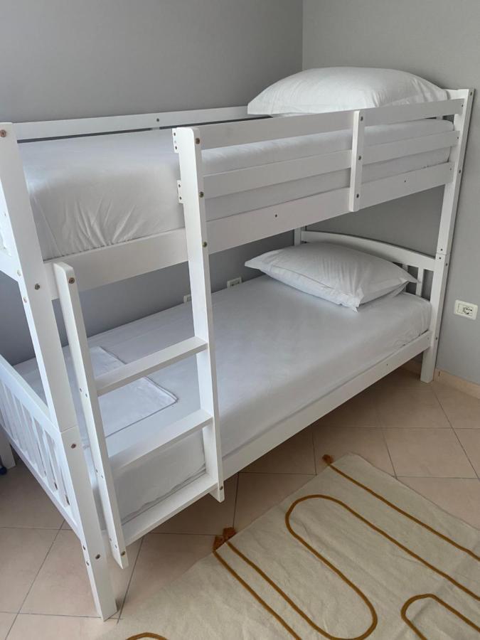 Cheerful 2-Bedroom Apartment In Golem 골렘 외부 사진